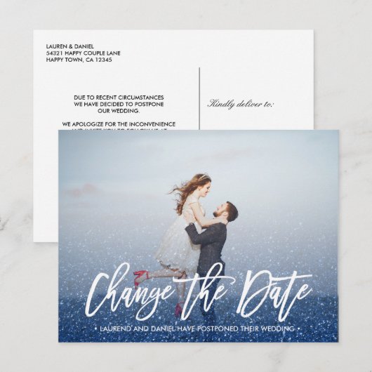 WIJZIG DE DATUM kalligrafie Glitter Blauwe foto Aankondigingskaart (Voorkant / Achterkant)