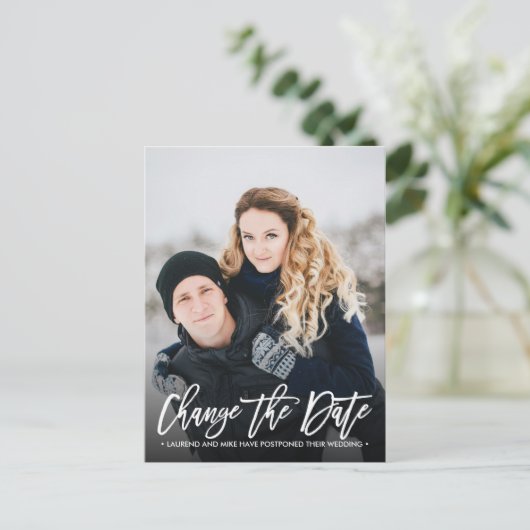 WIJZIG DE DATUM Moderne typografie verticale foto Aankondigingskaart (Staand voorkant)