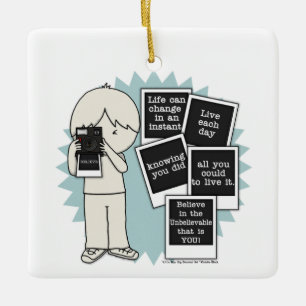 Wijziging in een ogenblikkelijk keramisch ornament