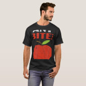 Wil een tegel die op een vierkant appelfruitappel t-shirt (Voorkant volledig)