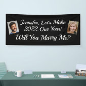 Wil je me trouwen? Twee foto's, witte tekst, zwart Spandoek (Beurs)