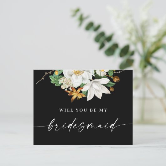 Wil je mijn bruidsmeisje zijn. camellia zwart briefkaart (Staand voorkant)