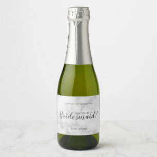 Wil je mijn bruidsmeisje zijn? Modern wit marmer Sparkling Wijnetiket