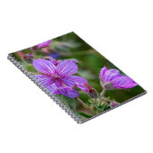 Wilbloemen met fijne geraniumbloemen notitieboek (Rechterzijde)
