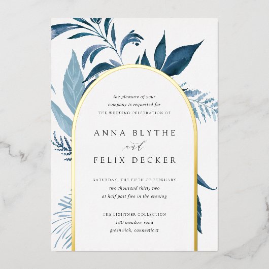 Wild Azure Blue Botanical Arch Wedding Folie Uitnodiging (Voorkant)