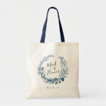 Wild Azure Maid of Honor Tote Bag<br><div class="desc">Het tas is een lief en elegant cadeau voor uw bruidsmeisje en heeft een blauw-witte waterverf botanische krans met "bruidsmeisje" erin gegraveerd in handgeschreven schrift. Personaliseer met je trouwdatum of de naam van de ontvanger eronder.</div>