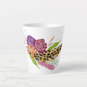 Wild Blooms: Elegante Botanische Home Decor Latte Mok (Voorkant)