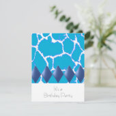 Wild Blue Giraffe Pattern Birthday Invitation Kaart (Staand voorkant)