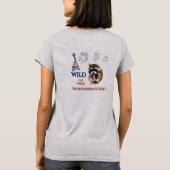 Wild but Free" Wasbeer moeder & Baby 4 juli T-shirt (Achterkant)