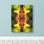 Wild Canada Lily en Insect Abstract Canvas Afdruk (Insitu (Houten vloer))