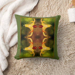Wild Canada Lily en Insect Abstract Kussen