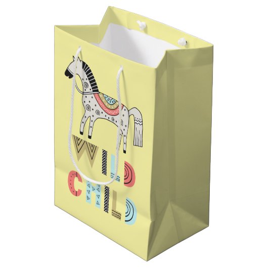 Wild Child Scandinavian Horse Pastel Yellow Medium Cadeauzakje (Voorkant Gekanteld)