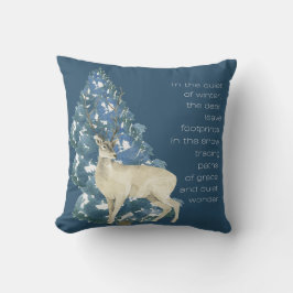 Wild Deer Footprints in Snow – Winter Nature Art Kussen