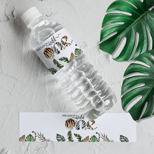Wild Een Moderne Geslacht Neutraal 1e Verjaardag Waterfles Etiket