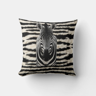Wild Elegance: Zebra Kilim Kussens voor een gedurf