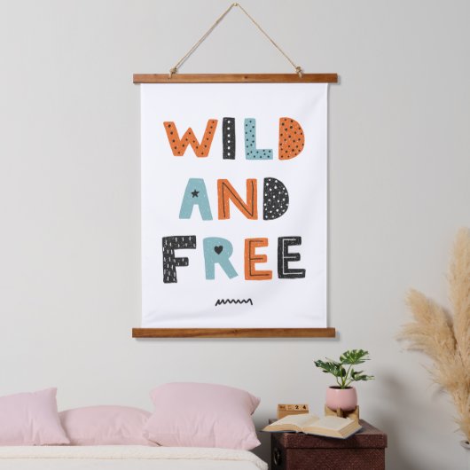 Wild en vrij | Doodle Letters Hangend Wandkleed (Slaapkamer)