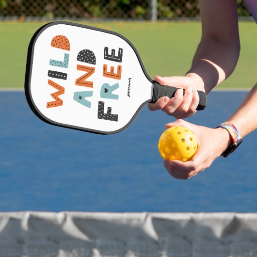 Wild en vrij | Doodle Letters Pickleball Paddle (Insitu)