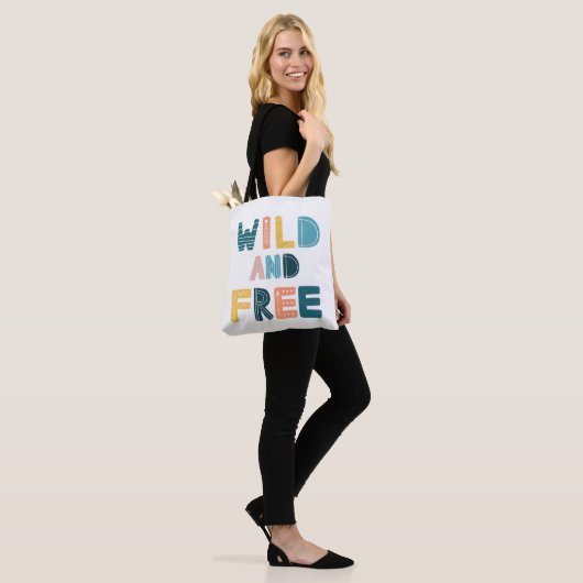 Wild en vrij tote bag (Op model)