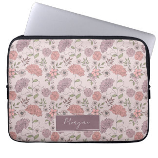 Wild Flowers, gepersonaliseerd met de naam Floral Laptop Sleeve
