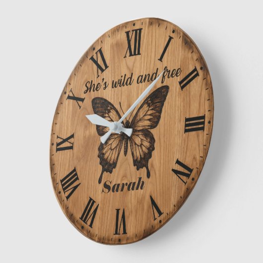 Wild & Free Wall Clock | Custom Name Gift Grote Klok (Hoek)