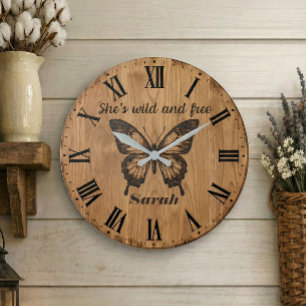 Wild & Free Wandklok   Op maat gemaakte naam cadea