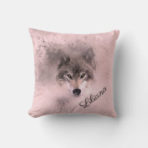 Wild Gray Wolf in roze
