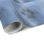 Wild Gray Wolf Paw Print in Winter Snow Cadeaupapier (Rol Hoek)