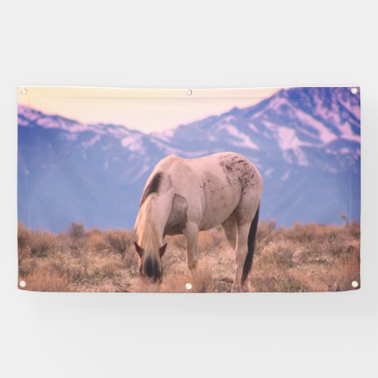 WILD HORSES PINTO IN MOUNTAINES BANNER WALL ART (Horizontaal)