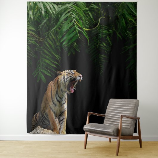 Wild Jungle Roaring Tiger Tapestry Wandkleed (In situ)