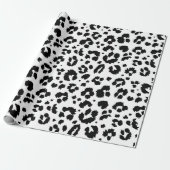 Wild Leopard Print Black White Wrapping Paper Cadeaupapier (Uitgerold)