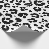 Wild Leopard Print Black White Wrapping Paper Cadeaupapier (Hoek)