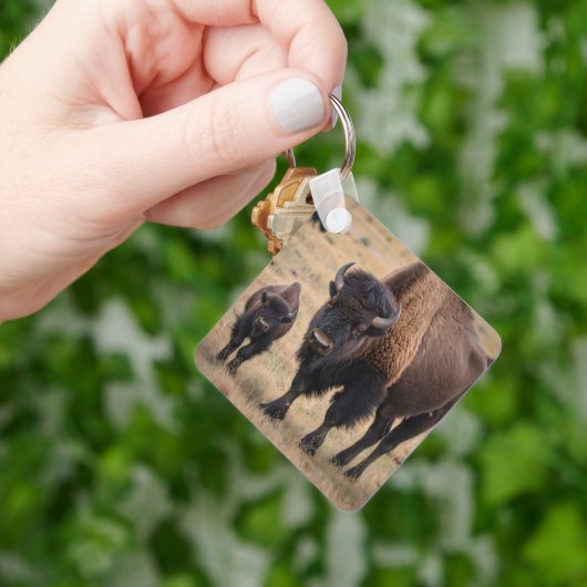 Wild Love: De bizon en haar kalf Sleutelhanger (Hand)