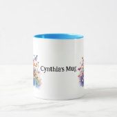 Wild Meadow Bloemen met vlinders bewerkbare naam Mok (Midden)