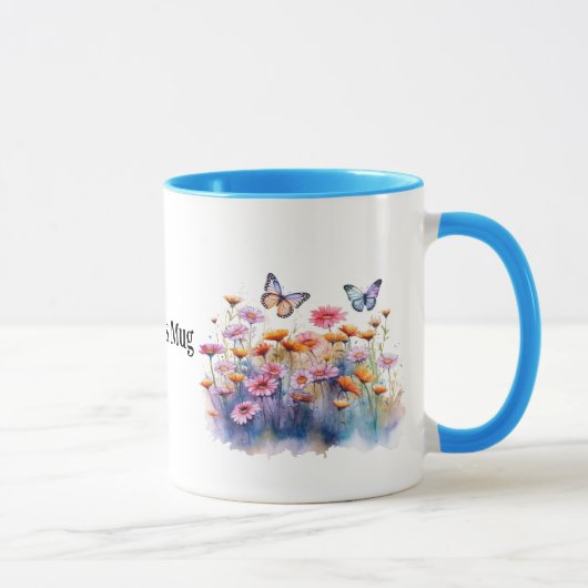 Wild Meadow Bloemen met vlinders bewerkbare naam Mok (Rechts)
