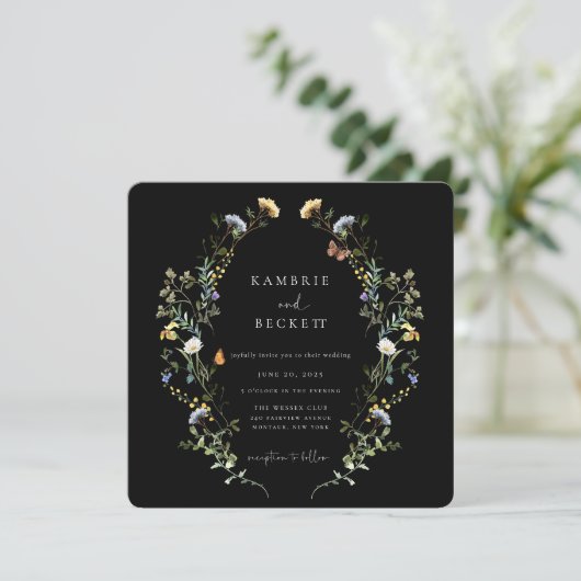 Wild Meadow Wreath Black Wedding Kaart (Staand voorkant)