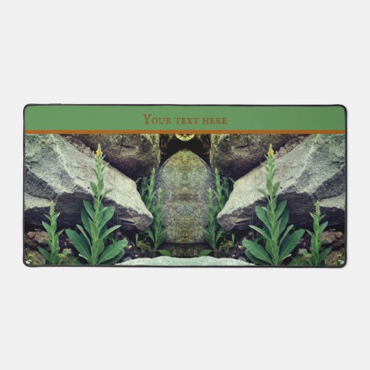 Wild Mullein Flowers onder Rocks Personalized Bureaumat (Voorkant)