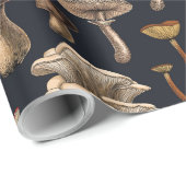 Wild Mushrooms on graphite black Cadeaupapier (Rol Hoek)