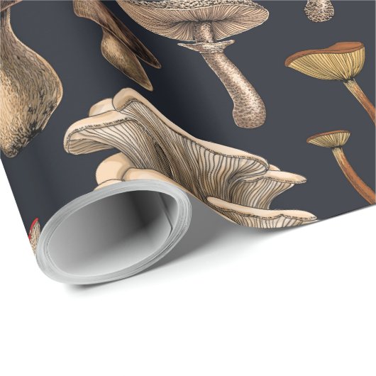 Wild Mushrooms on graphite black Cadeaupapier (Rol Hoek)