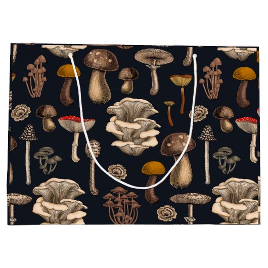 Wild Mushrooms on graphite black Groot Cadeauzakje (Achterkant)