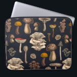 Wild Mushrooms on graphite black Laptop Sleeve<br><div class="desc">Diverse met de hand getrokken wilde paddenstoelen,  vectorpatroon</div>