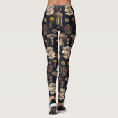 Wild Mushrooms on graphite black Leggings (Achterkant)