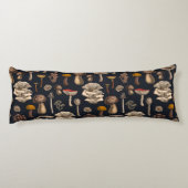 Wild Mushrooms on graphite black Lichaamskussen (Achterkant)