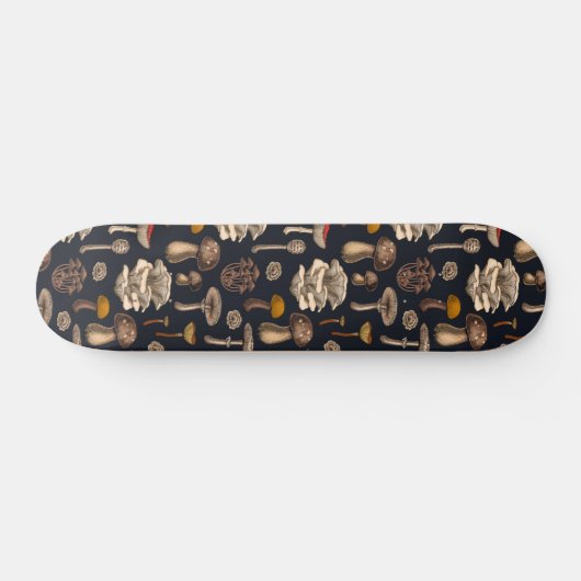 Wild Mushrooms on graphite black Persoonlijk Skateboard (Horizontaal)