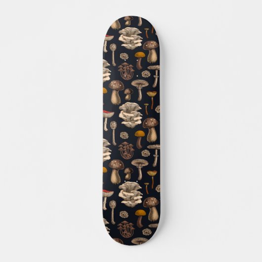 Wild Mushrooms on graphite black Persoonlijk Skateboard (Voorkant)