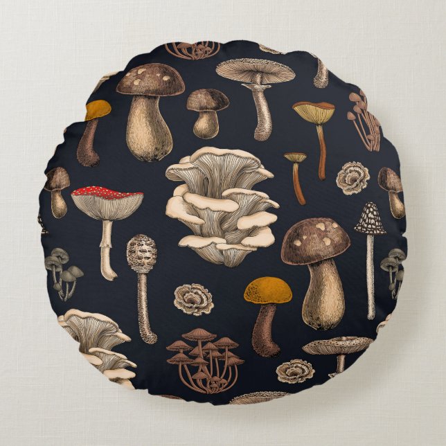 Wild Mushrooms  on graphite black Rond Kussen (Voorkant)