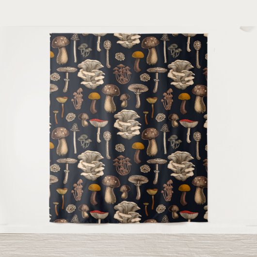 Wild Mushrooms on graphite black Wandkleed (Voorkant)