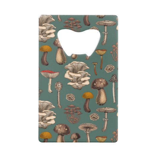 Wild Mushrooms on pine green Creditkaart Flessenopener (Voorkant)