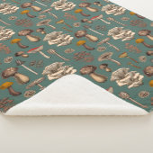 Wild Mushrooms on pine green Sherpa Deken (3/4)