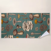 Wild Mushrooms on pine green Strandlaken (Voorkant)