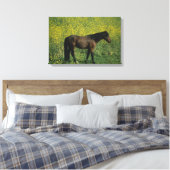 Wild Mustang Horse in Flowers Canvas Afdruk (Insitu (Slaapkamer))